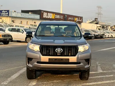2022 Toyota PRADO photo 2