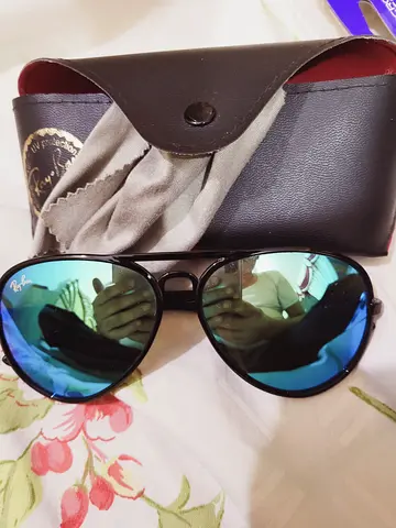 Ray-Ban mirrored aviator sunglasses with case - lightly used