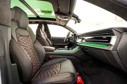 2021 AUDI RS Q8 照片 15