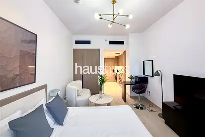 Fully Furnished | High Floor | Multiple Cheques