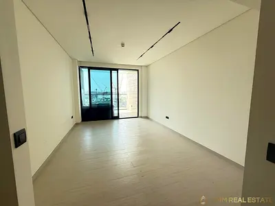 Canal view | Prime Location | Spacious