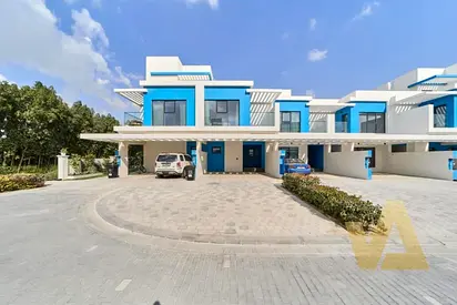 Furnished | Vacant | Single Row