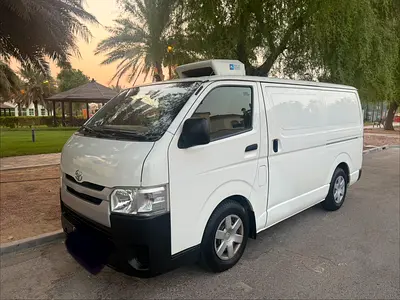 2015 Toyota HIACE — фото 4