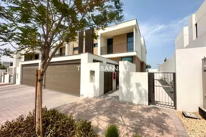 Single Row | Garden Privacy | Landscaped