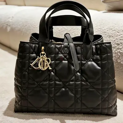 Dior Toujours Middle Size Black quilted leather tote bag Louis Vitton Chanel Hermes