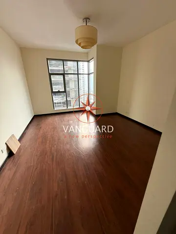 SEMI FURNISHED | NEAR THE METRO | MID-FLOOR