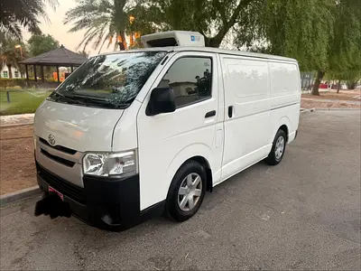 2015 Toyota HIACE — фото 1