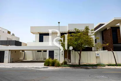 Ready To Move In | Single Row | Big Plot