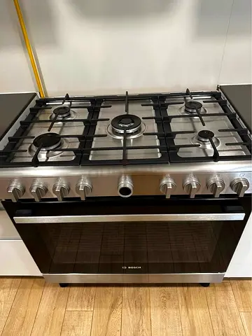 Free delivery Bosch 90 cm Stainless Steel Gas Range with Oven - Good Condition