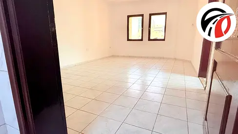 Huge Stuido Available in Muraqqabat near Salahuddin Metro