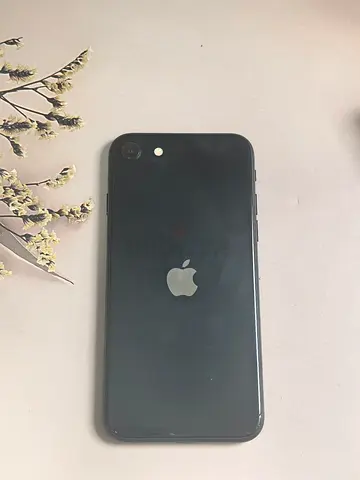 Apple iPhone se2022 - 64GB, Good Condition, Unlocked