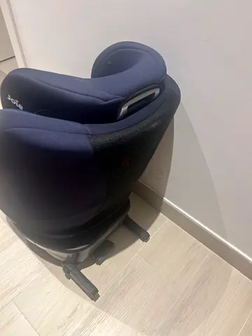 Joie kid booster/child car seat in good condition - isofix super safe