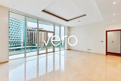 Vacant Unit | Study | Private Beach Access