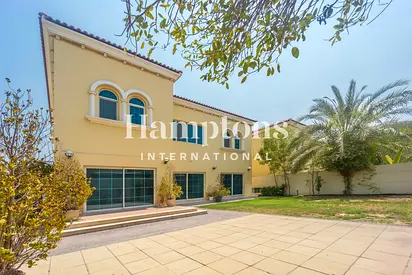 Renovated I Spacious I Ready to move