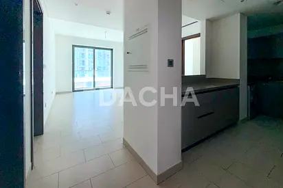 Bright | Semi-closed Kitchen | Spacious