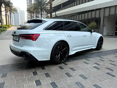 صورة 12 لـ 2025 AUDI RS6
