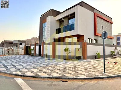 For sale directly from the owner: a corner villa with two floors and a roof terrace, next to the mosque. The price includes registration and ownership