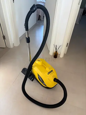 Kärcher DS5800 Vacuum Cleaner with water filter - Good Working Condition.