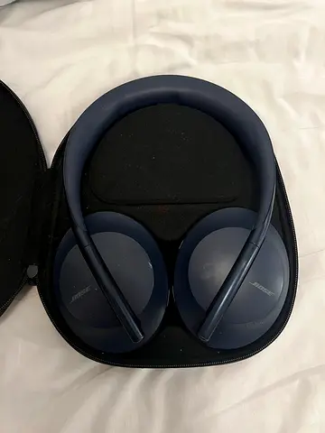 Bose NC 700 blue