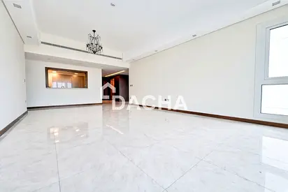 Upgraded | Sea Views | Vacant | Mall Access