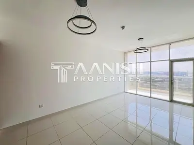 BRIGHT & SPACIOUS STUDIO I PRIME LOCATION I READY TO MOVE IN