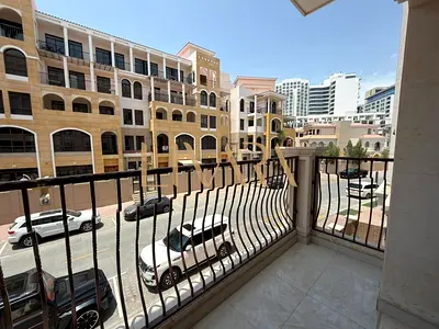 Best Priced | Closed Kitchen | City Vibe View