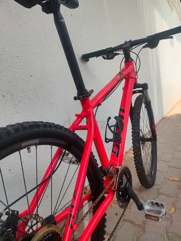 Giant ATX 620 Red Mountain Bike - 21-Speed Hardtail, Good Condition