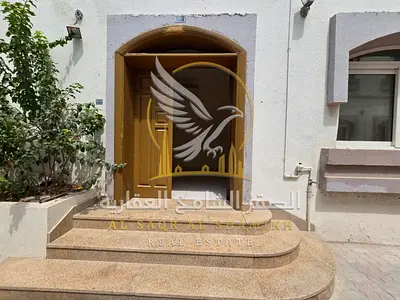 فيلا فاخره 3 غرف وصالة للإيجارالسنوي شرقان مساحه واسعه غرفه غسيل و استور تشطيب سوبر لوكس 2طابق قريب الي جميع الخدمات