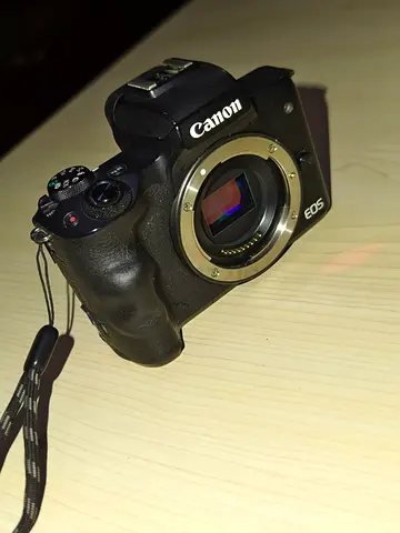 Canon eos m50 body