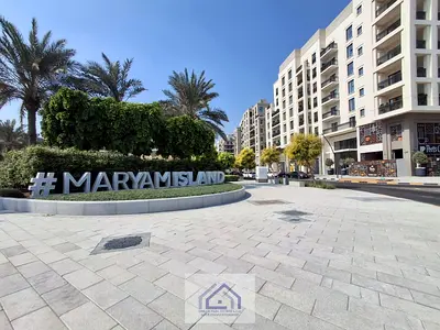 3 BEDROOM TOWNHOUSE - SEA VIEW