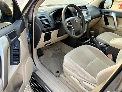 2022 Toyota PRADO photo 10