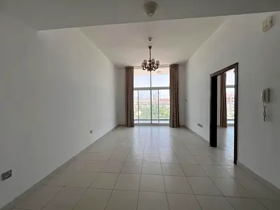 FOR RENT LARGE 1B-HALL GLITZ 2 @ 55000