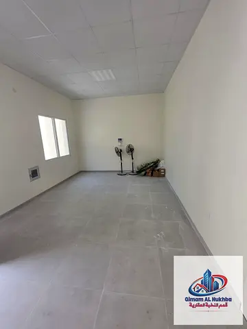 فيلا اول ساكن _ مساحه كبيرة _ موقع استراتيجي _ حديقه خاصه _ مواقف سيارات _ غرف ماستر