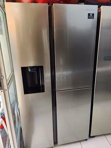 Samsung latest model side by side fridge with water depanser and ice maker