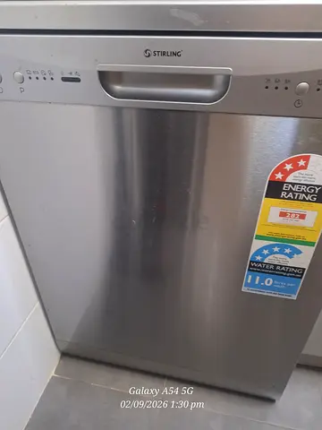 Stirling stainless steel freestanding dishwasher - good working condition Only motor have some issue