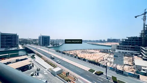 Waterfront 1BR Gateway 2 Sleek Design & Great ROI