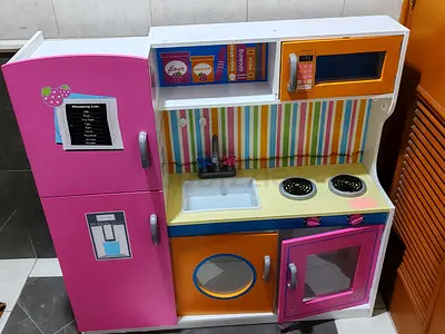 Toy kitchen