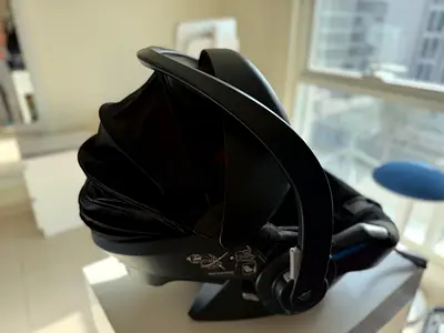 Black infant car seat (rear-facing) - good condition