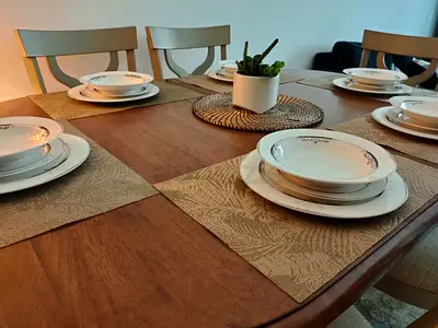 Home Center expandable Solid wood dining table with 4 chairs - good condition