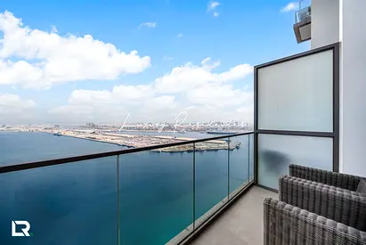 Exquisite 2-bed Seafront Apartment | Sea Views