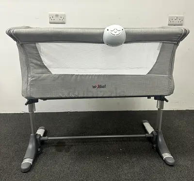 Brand New - Jikel Nova bedside bassinet co-sleeper with music panel