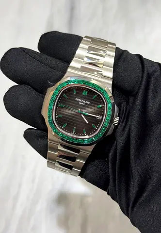 SC Patek Philippe Nautilus 5711 Emerald 1-1