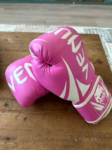 Venum Challenger 2.0 Boxing Gloves – Pink, 10 oz
