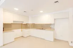 WELL MAINTAINED 2BR | POOL VIEW | TENANTED