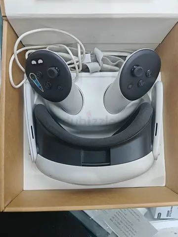 Meta (Oculus) Quest 3 VR Headset with 2 Controllers - Good Condition