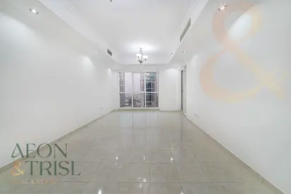 Spacious l Lake view l Prime location