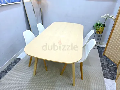 Light Wood Dining Table with 4 White Chairs - Modern Minimal