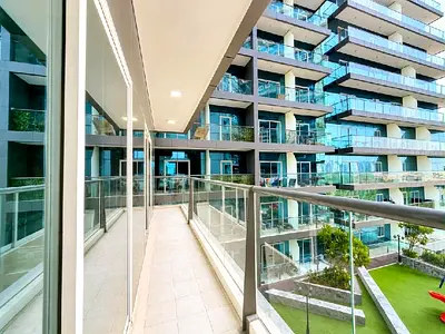 Park View | Prime Location | Multiple Cheques
