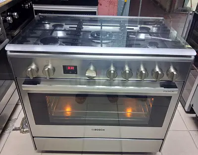 Bosch brand cooker full gas size 90by60cm 5 burnal latest model working A1 very good condition and e