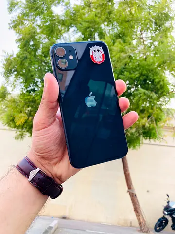 iPhone 11 - Black 128GB